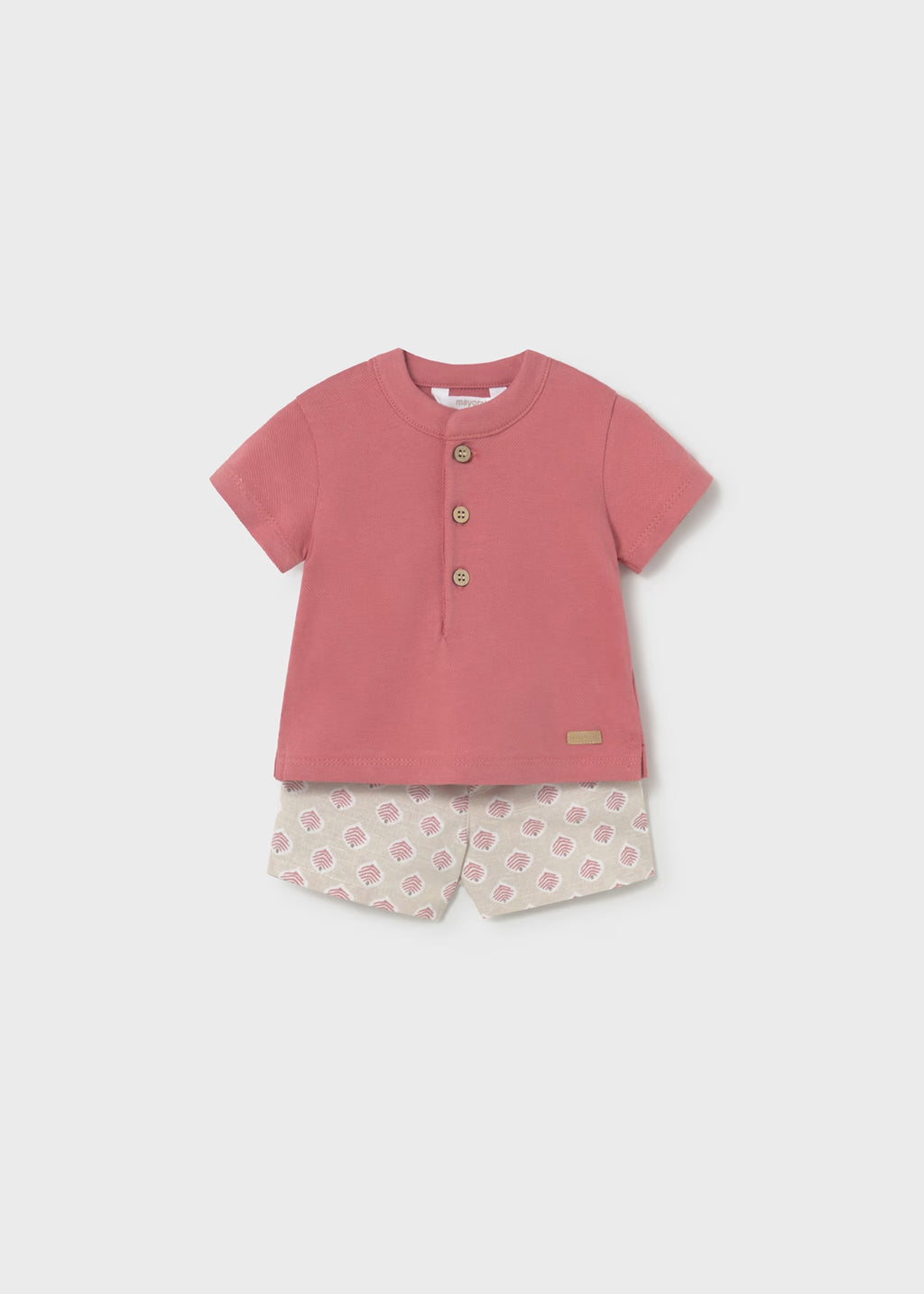 Conjunto pantalón corto estampado y polo