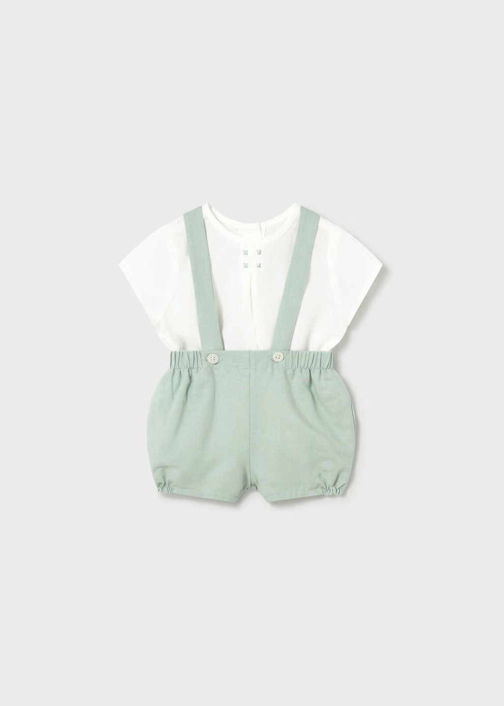 Conjunto pantalón corto tirantes y camisa