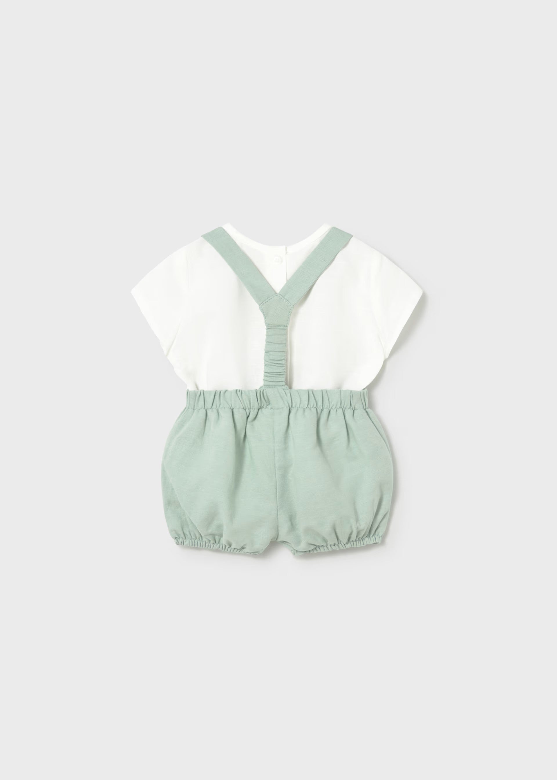 Conjunto pantalón corto tirantes y camisa