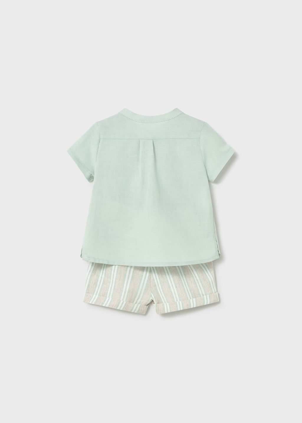Conjunto pantalón corto y camisa