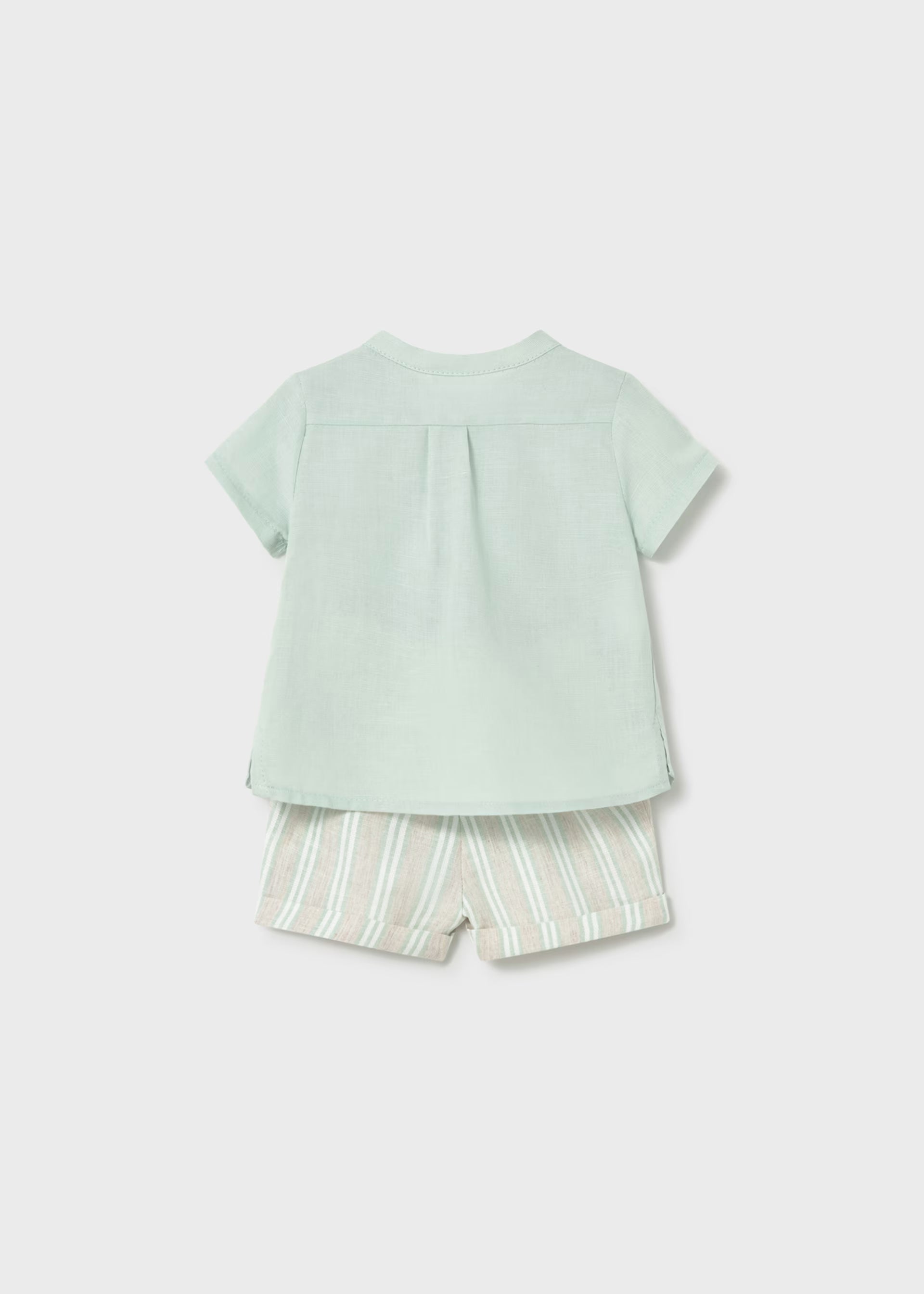 Conjunto pantalón corto y camisa