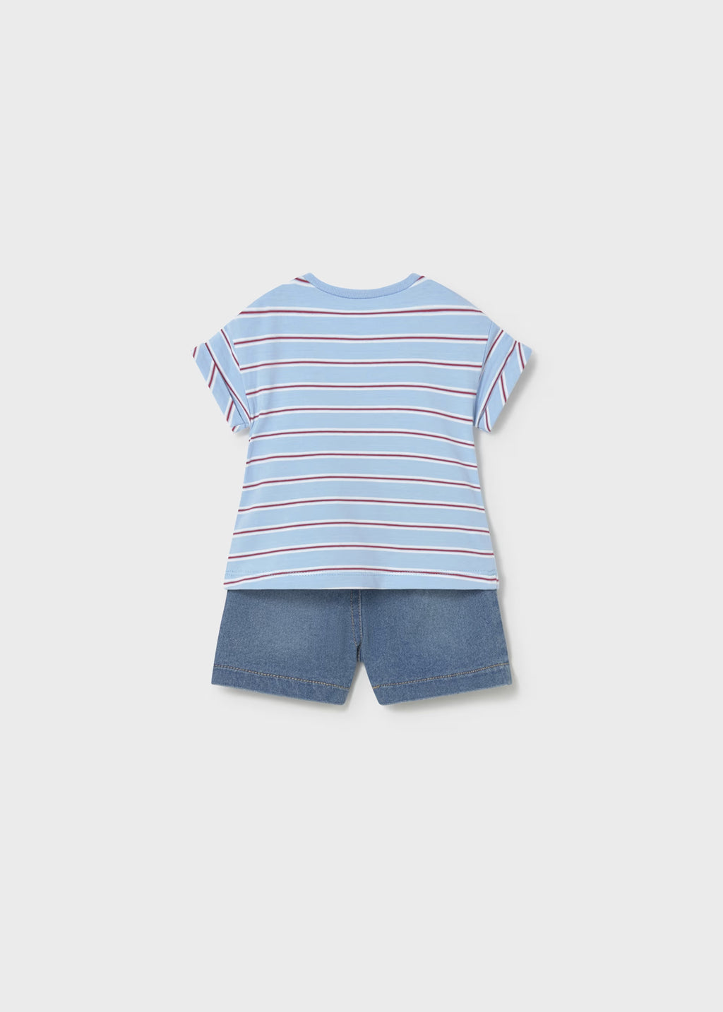 Conjunto pantalón corto y camiseta