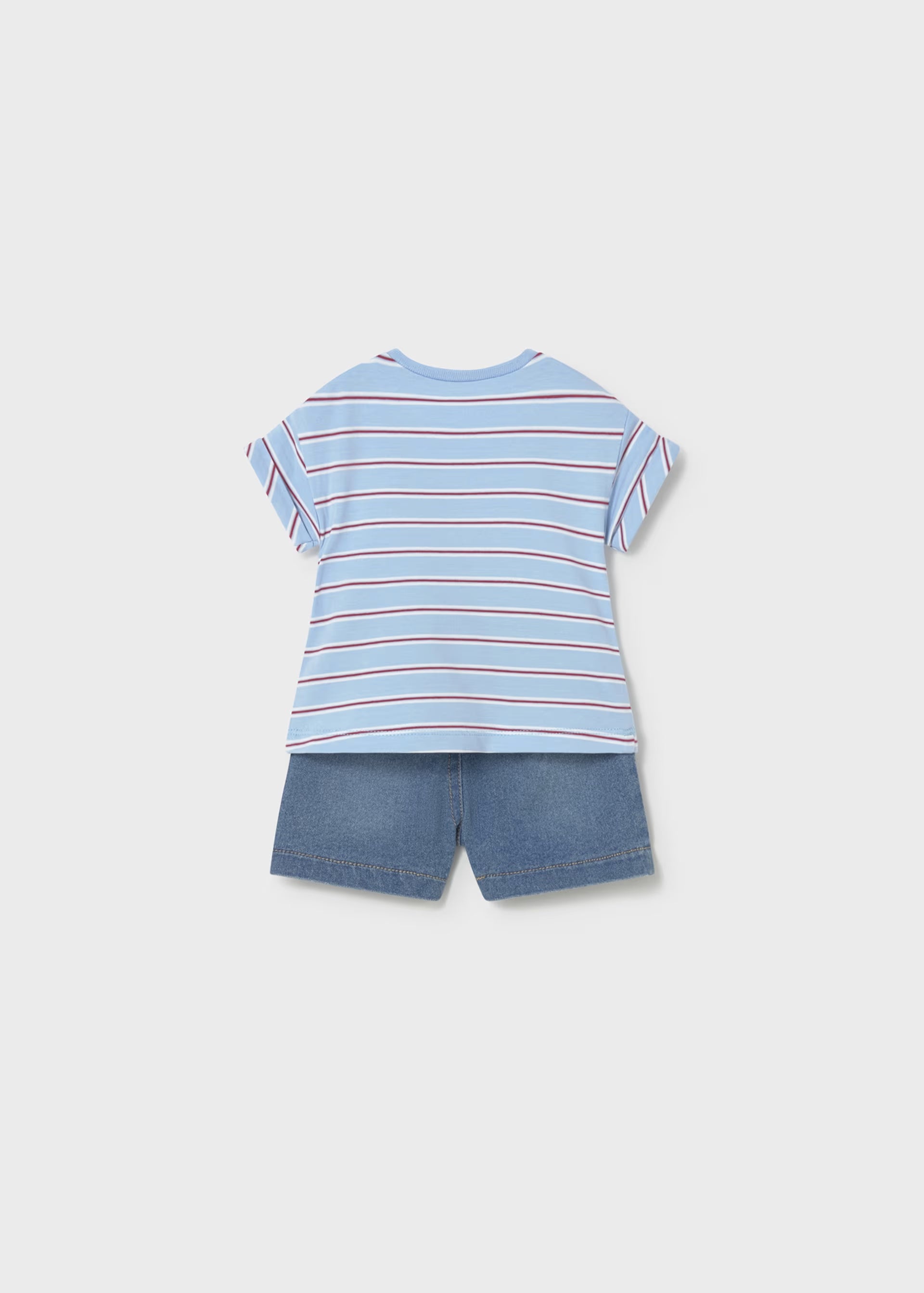 Conjunto pantalón corto y camiseta