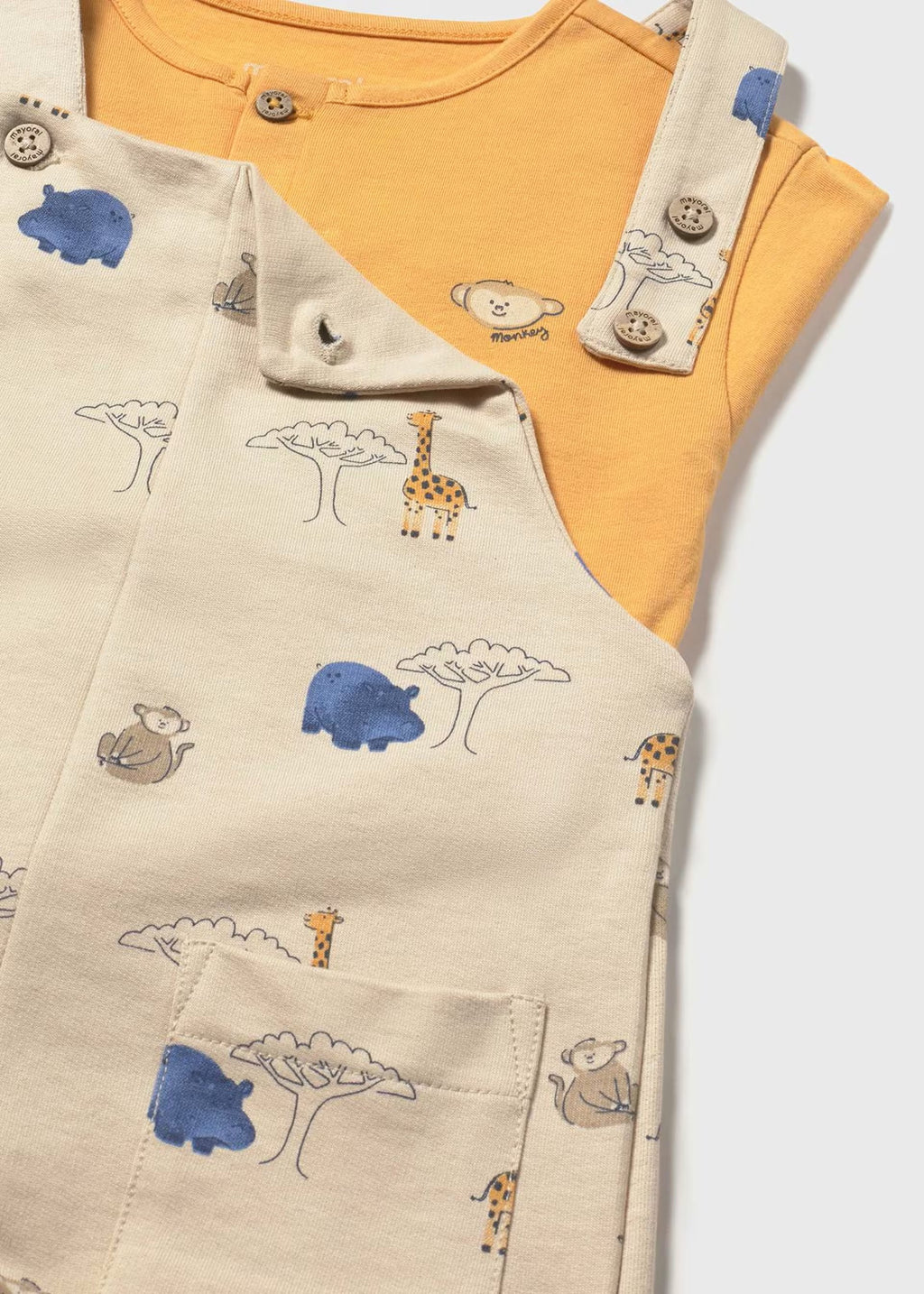Conjunto peto estampado y camiseta