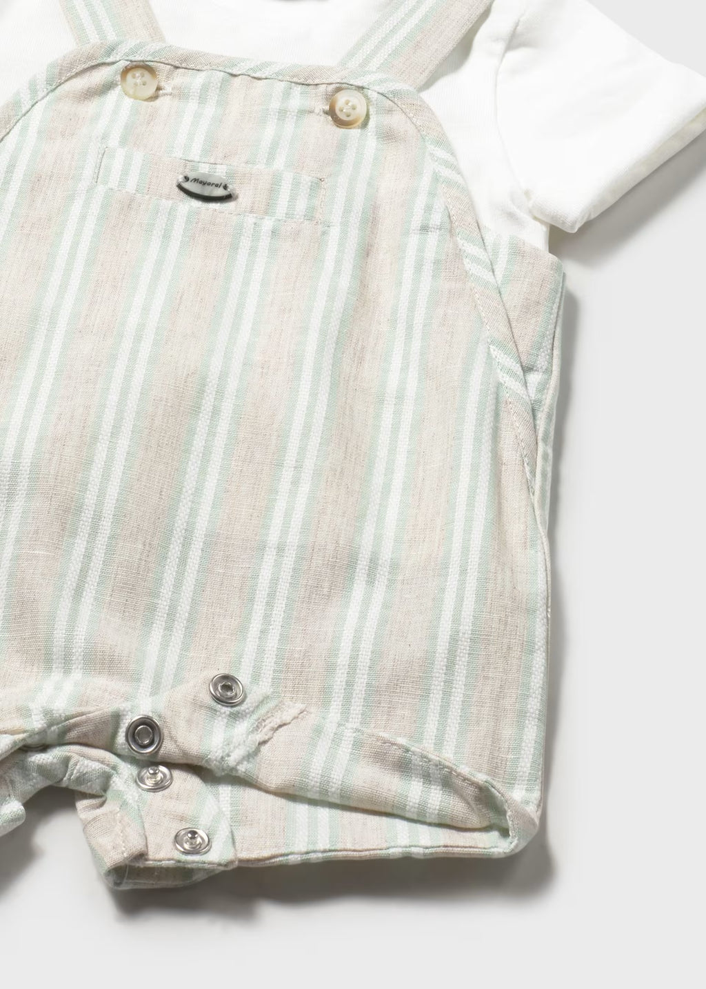 Conjunto peto rayas y camiseta