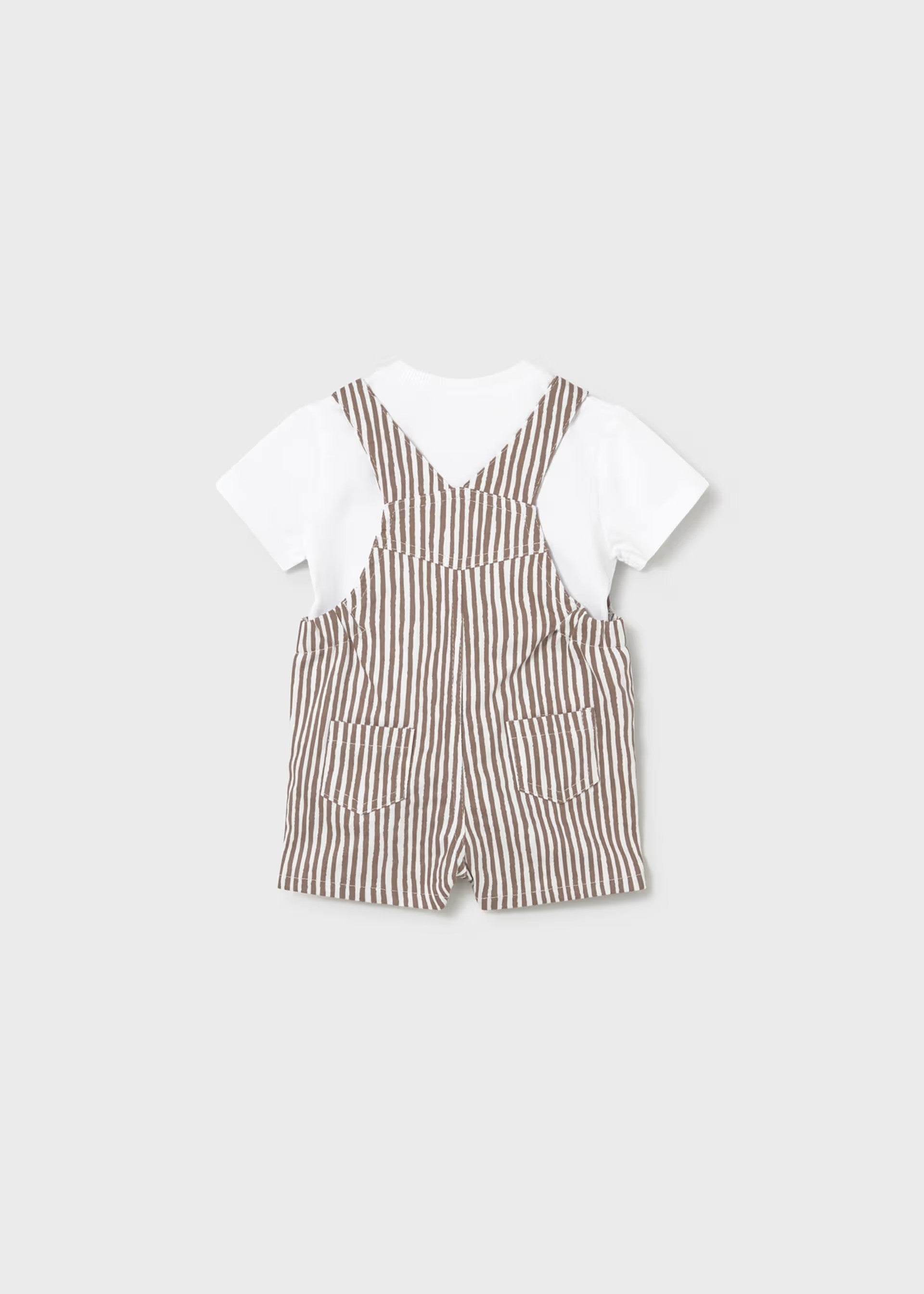 Conjunto peto y camiseta