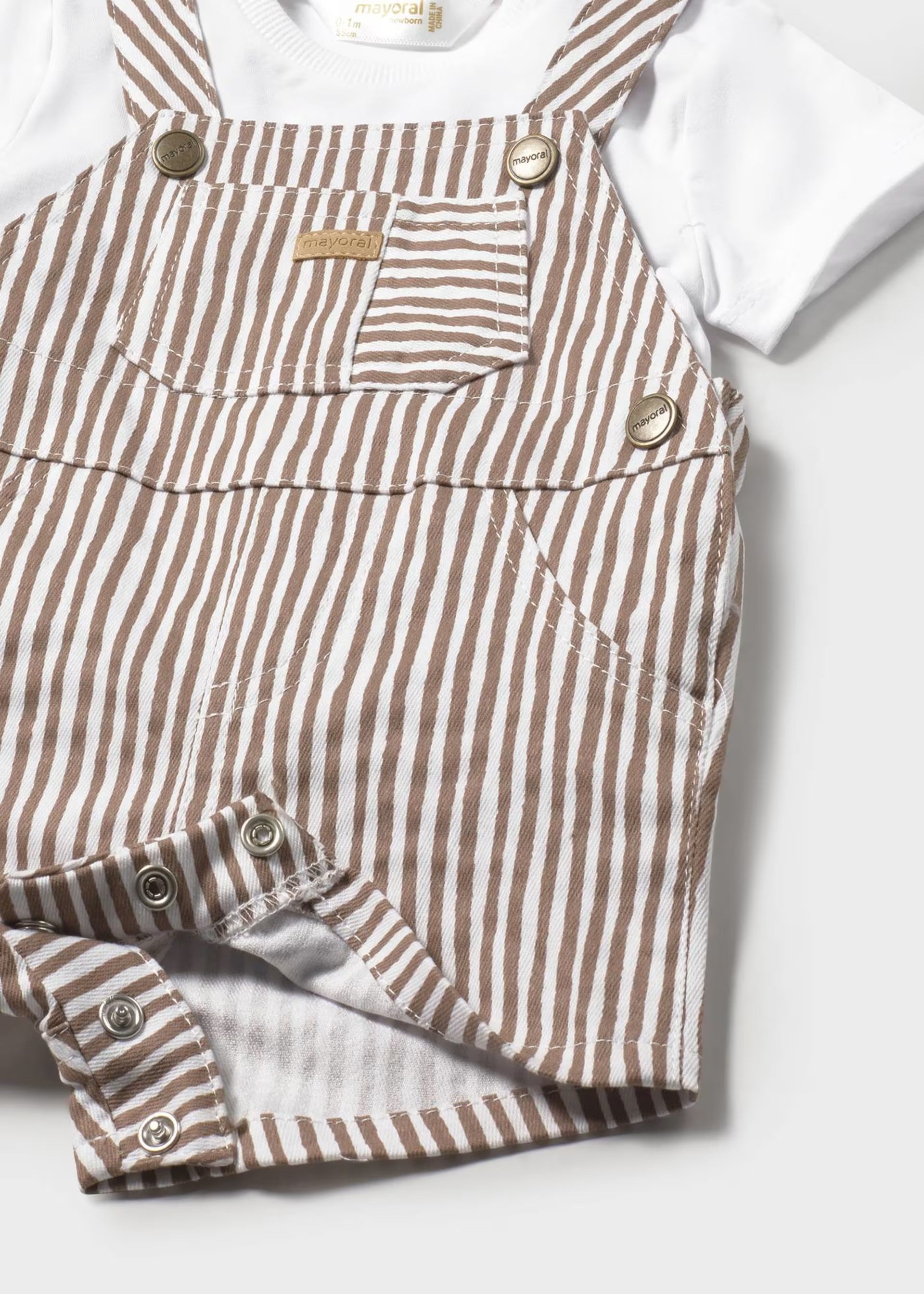 Conjunto peto y camiseta