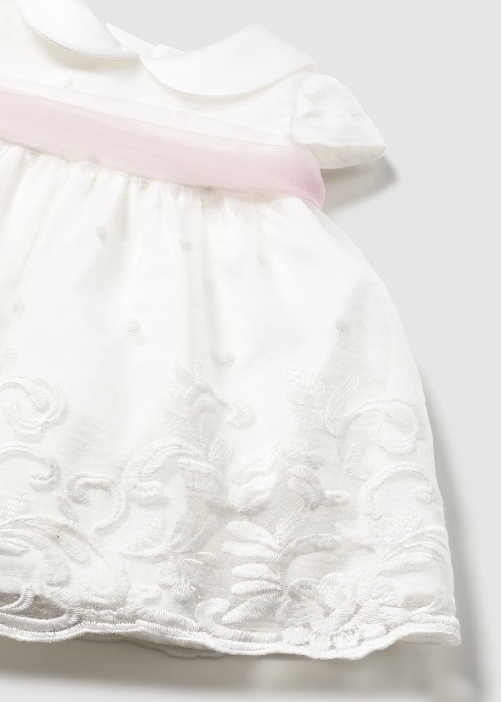 Vestido con fajín ceremonia