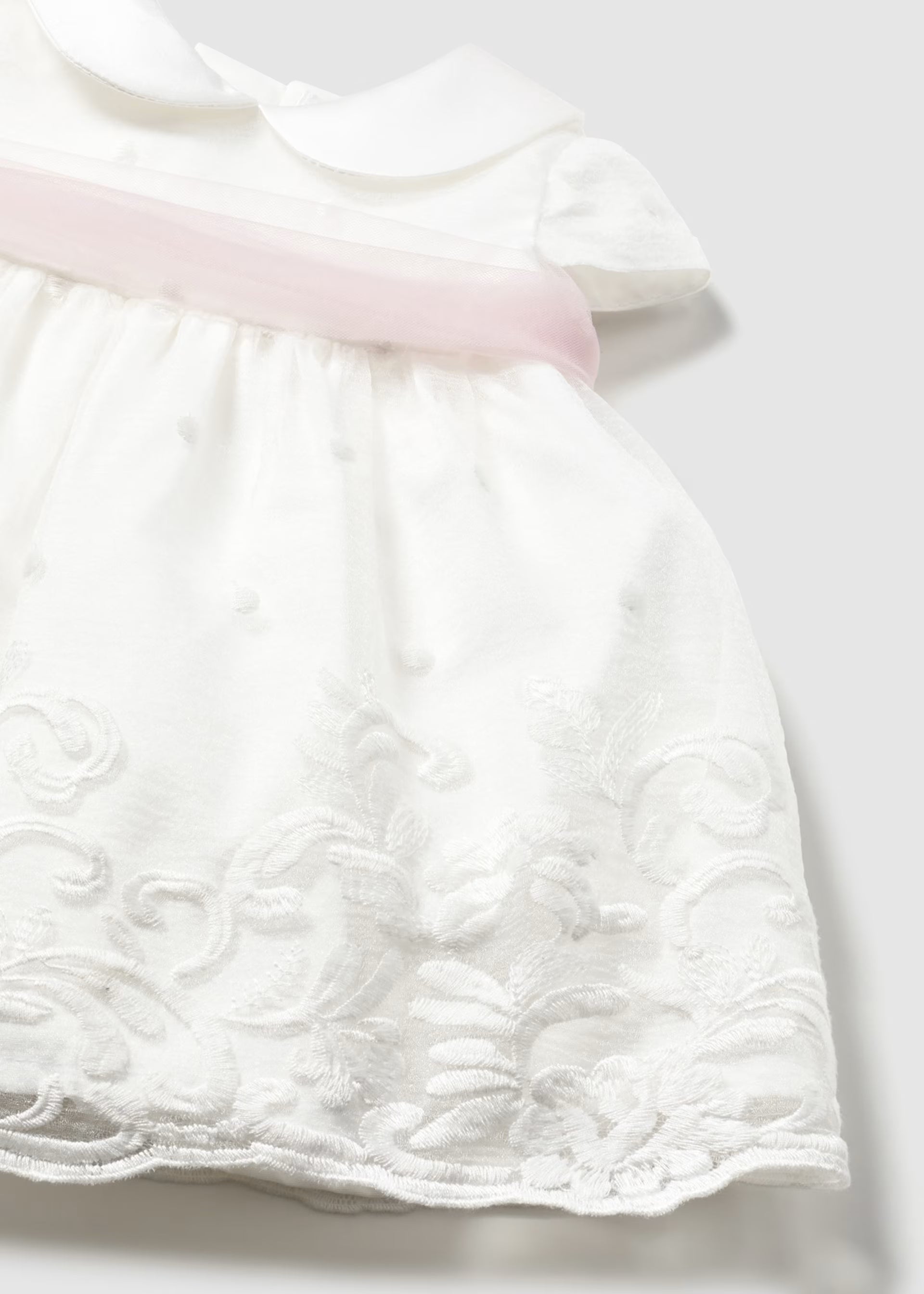 Vestido con fajín ceremonia